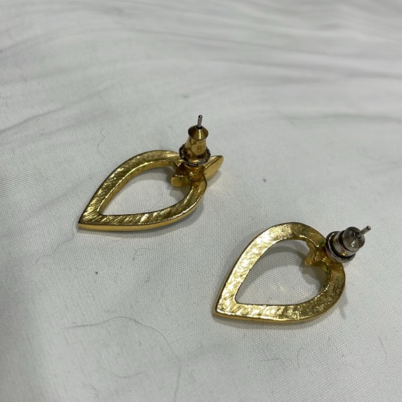 Black/ gold earrings - Picture 2 of 5